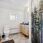 Lovely Home In Ulfborg With Sauna 度假居