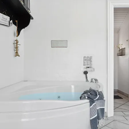 Дом отдыха In With Sauna